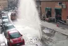 Genova, esplode tubo dell’acqua in via del Lagaccio: strada chiusa