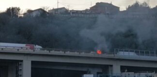 Autostrade, furgone in fiamme sul viadotto Bisagno della A12