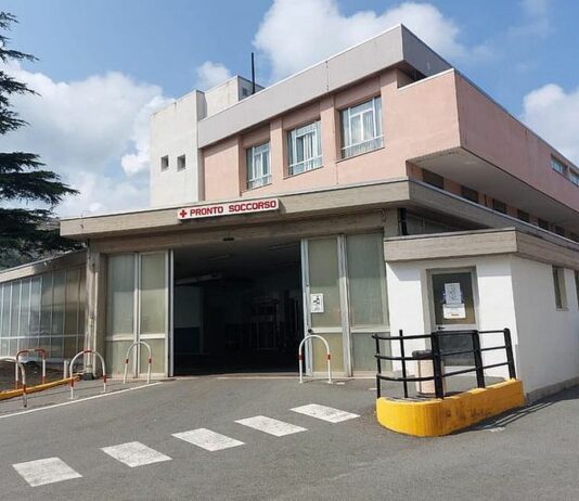 Savona, è un 23enne il giovane accoltellato: è caccia all’uomo per trovare l’aggressore Savona ospedale San Paolo
