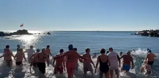 Boccadasse, tuffo in mare per il Cimento Invernale Boccadasse cimento invernale 2025