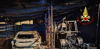 Torriglia, incendio in un capanno, due auto e un trattore distrutti incendio torriglia 26 gennaio 2025