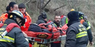 Genova, cade sul sentiero di Forte Crocetta, donna soccorsa dai vigili del fuoco soccorso persona sentiero