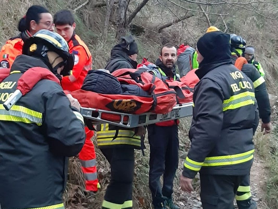 soccorso persona sentiero