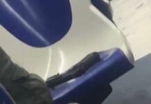 Genova, paura sul bus della linea 13: passeggero estrae una pistola e minaccia l’autista