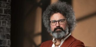 Festival di Sanremo 2025, Cristicchi commuove con Quando sarai piccola Simone Cristicchi