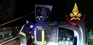 Chiavari, si ribalta con l’auto sulla statale Aurelia, arrivano i vigili del fuoco Chiavari auto ribaltata su Aurelia 2 febbraio 2025