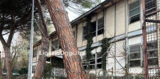 Asilo Camoscio, lavori partiti e fermi da settimane a Marassi Marassi scuola abbandonata