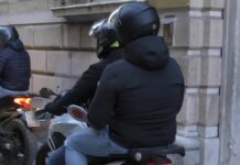 Genova, tenta rapina in pasticceria ad Albaro, inseguito dai Falchi della polizia Polizia Falchi moto Genova