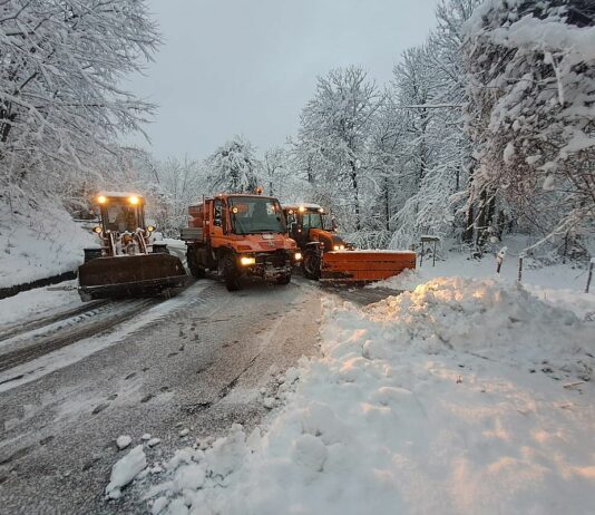 Maltempo in Liguria, Allerta Neve prolungata spazzaneve strade neve