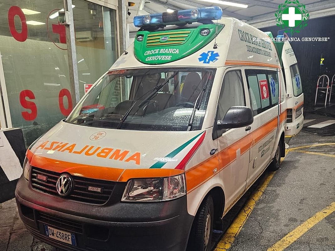 ambulanza croce bianca genovese