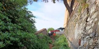 Genova, transenne sulla salita di Sant’Erasmo a Quinto: protestano i residenti Salita Chiesa Sant'Eramo Quinto