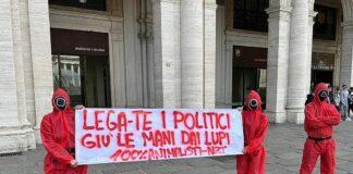 Lupi, protesta degli ambientalisti davanti alla Regione Liguria Lupi protesta deffe