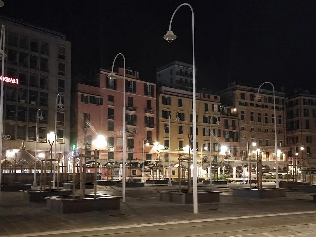 piazza Caricamento aiuole