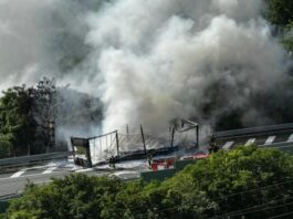 Genova, camion a fuoco in A10: soccorsi sul posto e traffico bloccato Camion a fuoco A10 (2)