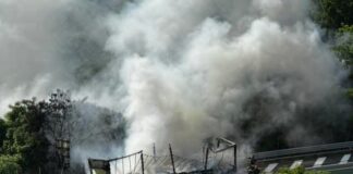 Autostrade, camion a fuoco in A26 dopo un incidente: grave un uomo, traffico in tilt Camion a fuoco A10 (2)