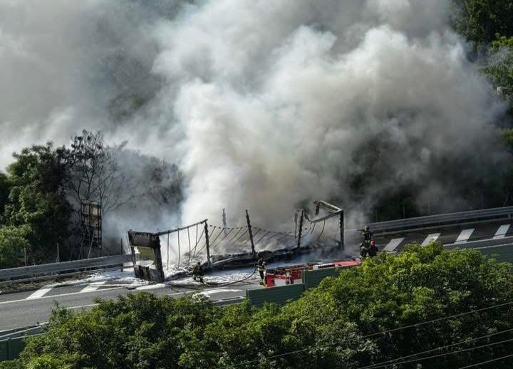 Camion a fuoco A10 (2)