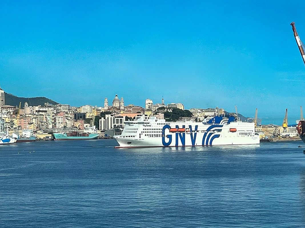 GNV Orion traghetto