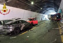 Autostrade, maxi incidente in A10: diversi feriti e sei veicoli coinvolti