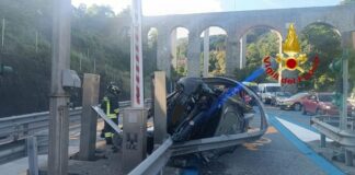 Autostrade, incidente all’uscita di Genova Est, macchina ribaltata Macchina ribaltata Genova Est