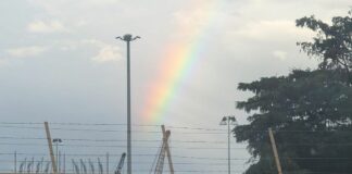 Genova, arcobaleno davanti a Multedo dopo i temporali arcobaleno Multedo