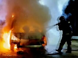 Auto in fiamme sull’Autostrada A10 tra Prà e Arenzano auto fiamme vigili del fuoco