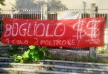 Elezioni Genova, striscioni con insulti, manifesti strappati e sui camion Bogliolo striscione insulti Genova Sturla