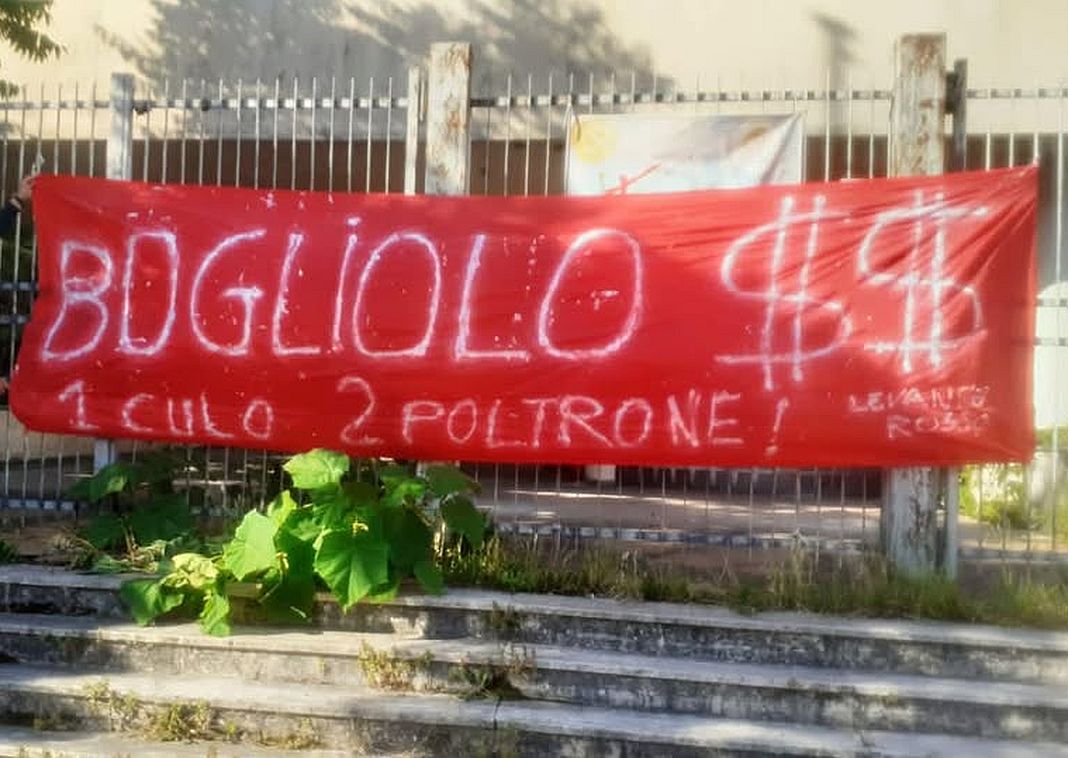 Bogliolo striscione insulti Genova Sturla