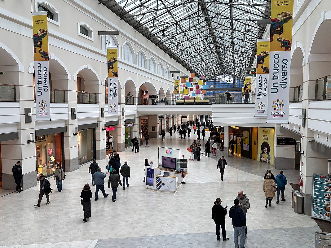 Fiumara Sampierdarena Genova centro commerciale