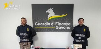 Savona, maxi sequestro della Gdf per creme e bigiotteria Guardia di Finanza savona sequestro