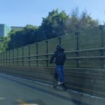 monopattino in autostrada a7 Genova