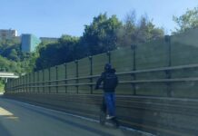 monopattino in autostrada a7 Genova