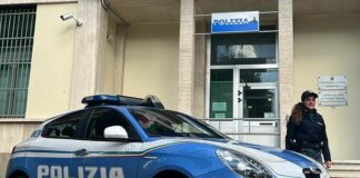 Genova, intervengono per una lite e scoprono giro di patenti false Polizia Cornigliano Genova auto