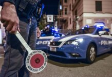 Polizia notte auto