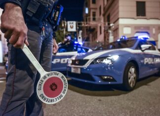Polizia notte auto