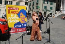 Genova, musicisti e performer a San Lorenzo per informare sul Referendum Musicisti di strada Referendum genova