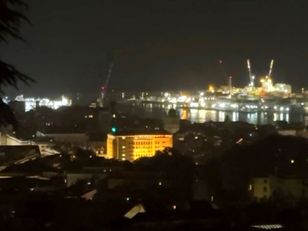 sirena emergenza nave porto di Genova