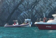 Levanto, barca contro gli scogli a Punta Mesco, un ferito vigili del fuoco barca contro scogli Punta Mesco