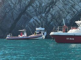 vigili del fuoco barca contro scogli Punta Mesco
