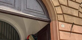 Genova, follia nel carcere di Marassi: detenuto armato ferisce otto agenti Carcere Marassi Genova