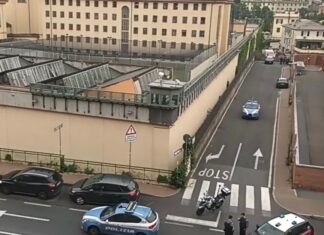 Marassi, detenuto fugge sul tetto del carcere, quartiere bloccato rivolta carcere Marassi Genova