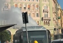 Genova, principio di incendio su un Bus a Brignole autobus amt fumo Brignole