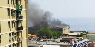 Genova, fiamme negli ex cantieri navali Costaguta a Voltri incendio cantieri Costaguta Voltri 12 giugno 2025