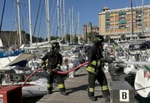 Savona, in fiamme imbarcazioi alla Darsena Savona vecchia Darsena esercitazione vigili fuoco