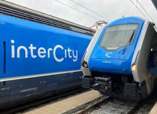 Treni, guasto sulla linea: pesanti ritardi e cancellazioni in Liguria treno intercity ibrido