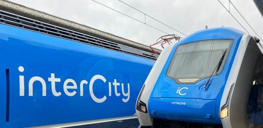 Sciopero generale, venerdì si fermano anche i treni: info e modalità treno intercity ibrido
