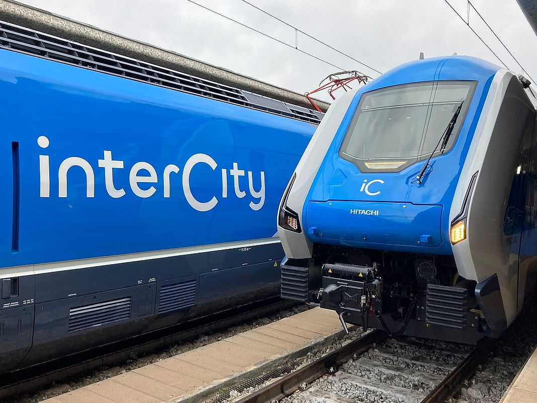 treno intercity ibrido