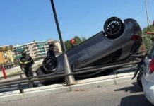 Albenga, auto di ribalta sul ponte Rosso: conducente all’ospedale