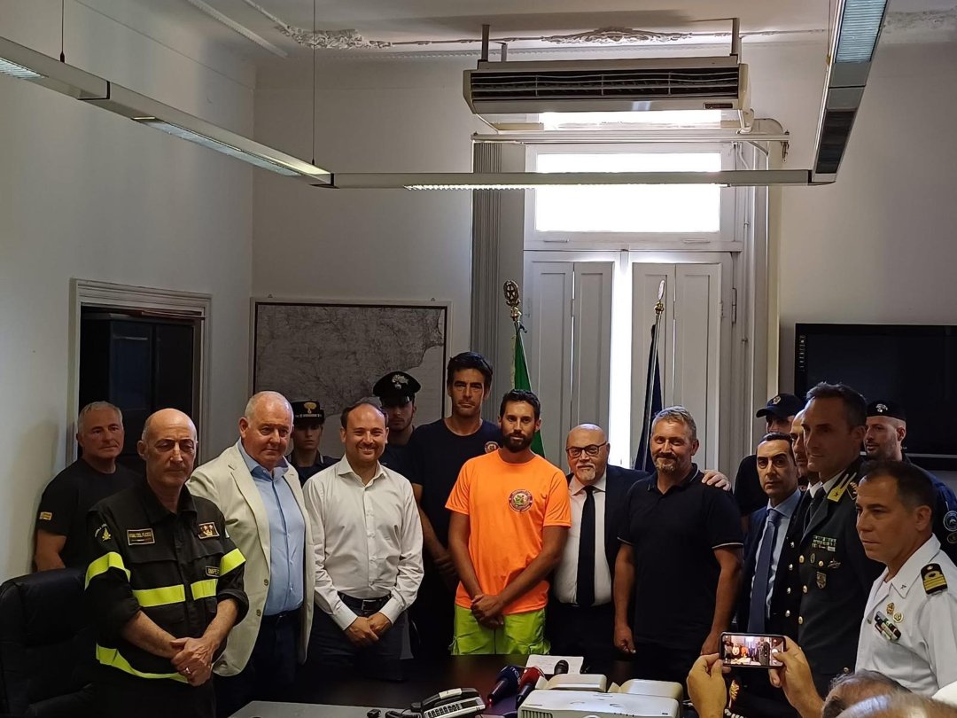 Conferenza stampa bambino scomparso Latte