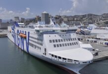 Genova, GNV Orion battezzata sotto la Lanterna Gnv Orion traghetto