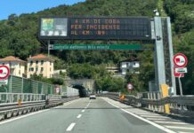 Autostrade, incidente in A7: lunghe code e traffico in tilt Incidente A7 code